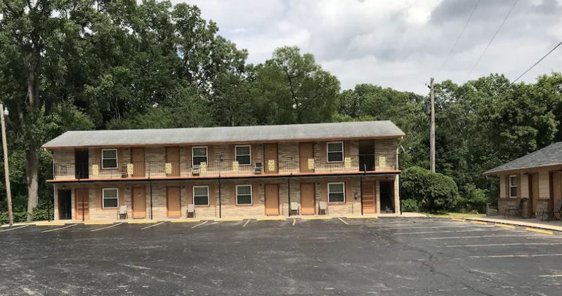 Parkview Motel - From Web Listing (newer photo)